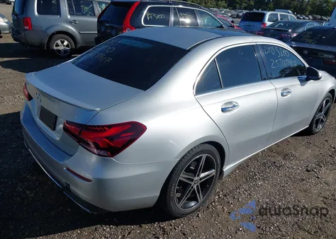 2019 Mercedes-Benz A 220 4Matic z USA, uszkodzony, nr VIN WDD3G4FB7KW007073